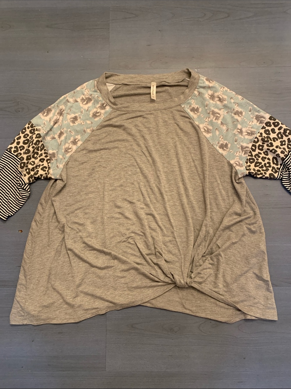 Emerald Gray Knot-Front Raglan Top with Mixed Print Sleeves